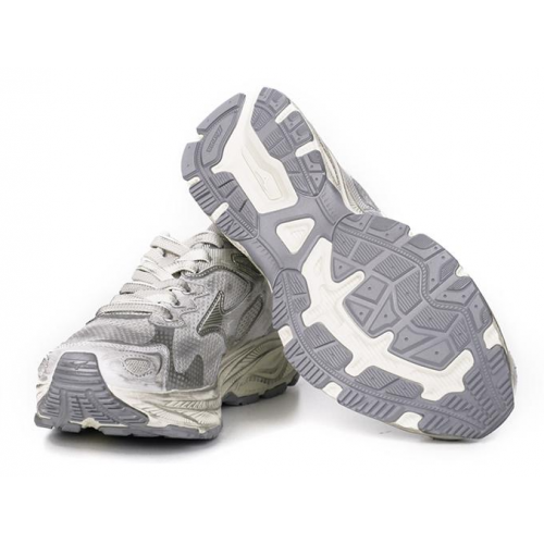 Mizuno Racer S Metallic
