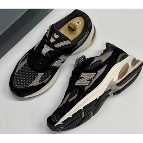 New Balance 2010 Black Grey Berge