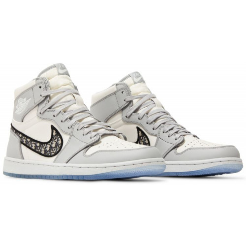 Кроссовки Dior x Air Jordan 1 High