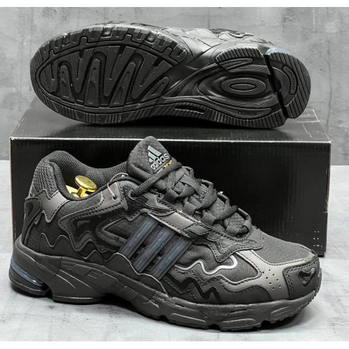 Bad Bunny x Adidas Response CL Termo Triple Black