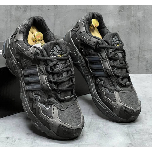 Bad Bunny x Adidas Response CL Termo Triple Black