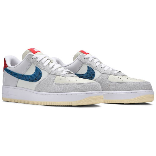 Undefeated x Nike Air Force 1 Low 5 On It