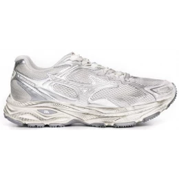 Mizuno Racer S Metallic