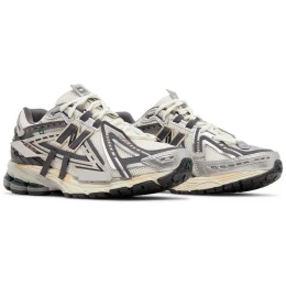 Кроссовки New Balance 1906A Silver Metallic Gold