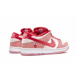 Кроссовки Nike SB Dunk Low Pro Strange Love